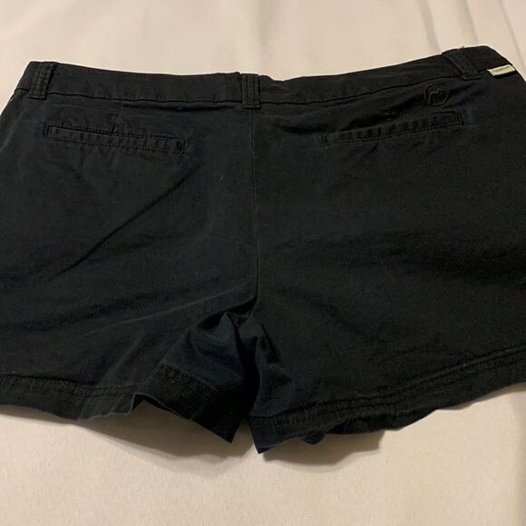 Magellan Outdoors Black shorts size 16 - Picture 2 of 9